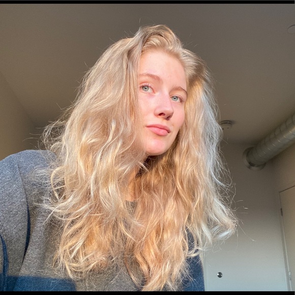 Meet your Posher, Zoe - Picture 1 of 1